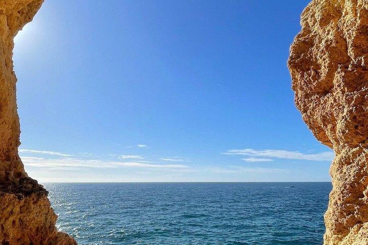 ベナジル洞窟、カルヴォエイロ＆マリーニャ プライベートツアー（アルガルヴェ発）