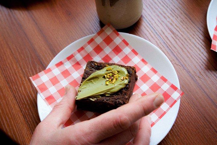 マンチェスターフードツアーパズルゲーム快適さは食べ物を渇望エスケープ