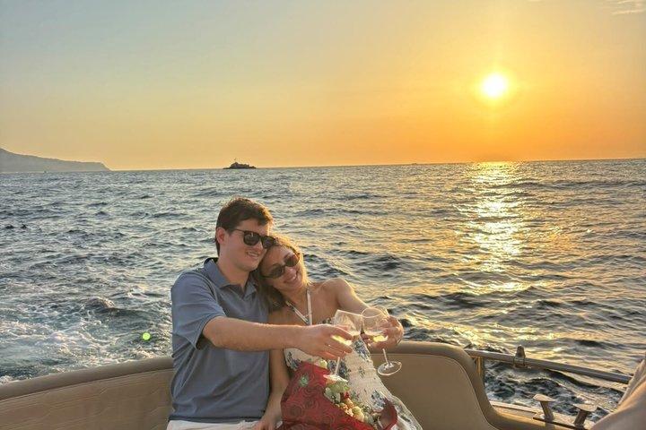ゴールデンアワー：ソレントの夕日カプレーゼケーキ