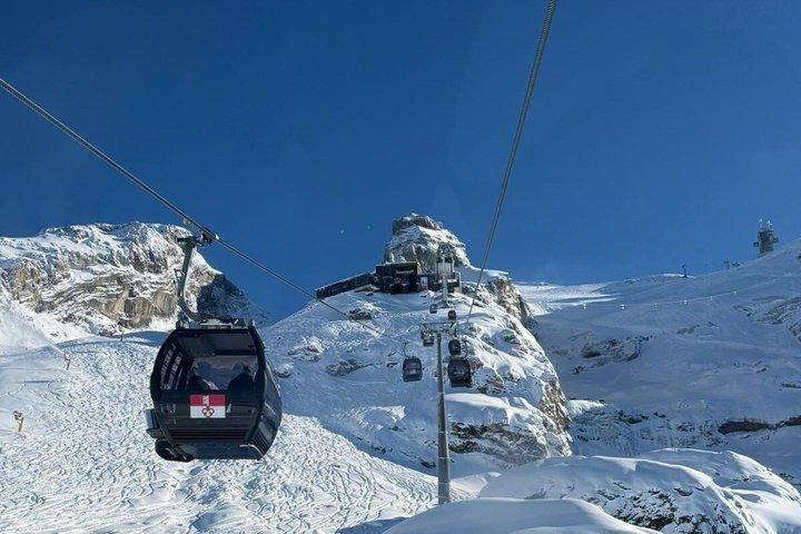 チューリッヒ：ルツェルン村とティトリス山、永遠の雪山