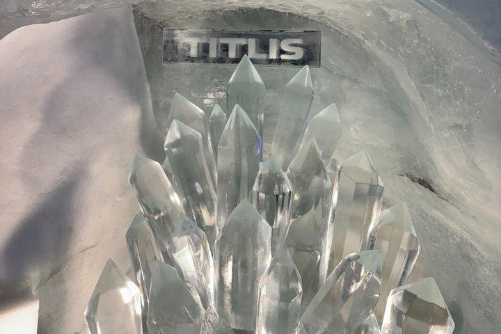 チューリッヒ：ルツェルン村とティトリス山、永遠の雪山