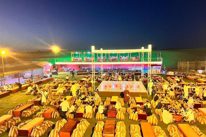 BBQディナーと5つのライブショー付きドバイ砂漠サファリ