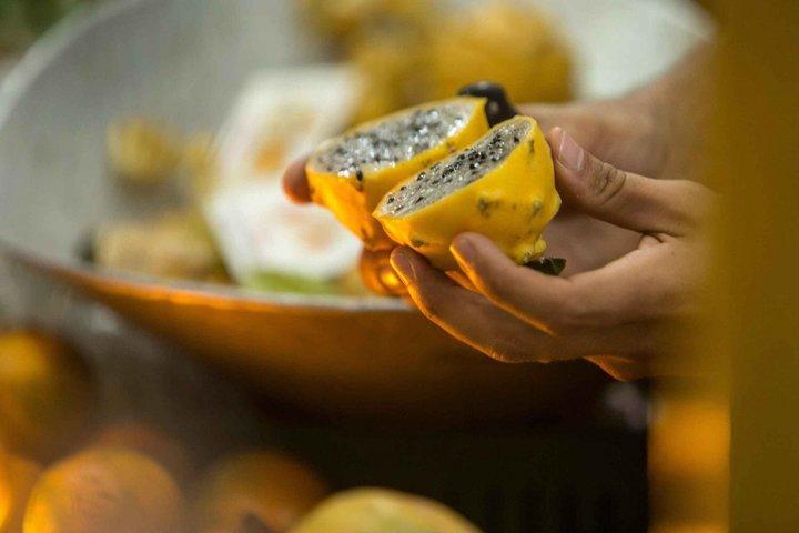 Exotic Fruit Tour with more than 10 Tastings in Medellin