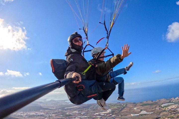 テネリフェ島南部の高性能パラグライダータンデムフライト