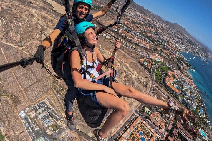 テネリフェ島南部の高性能パラグライダータンデムフライト