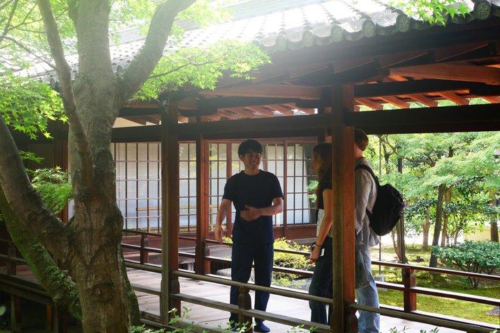 京都早朝ツアー 伏見稲荷 清水寺 祇園