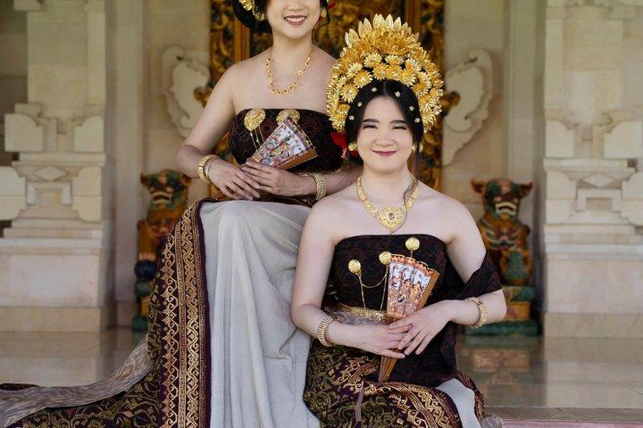 バリ島の伝統的なドレスでバリ島のプロフェッショナブルな写真撮影