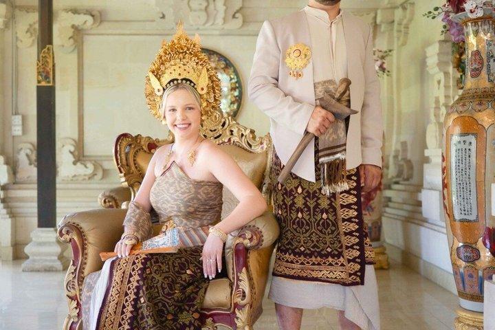 バリ島の伝統的なドレスでバリ島のプロフェッショナブルな写真撮影