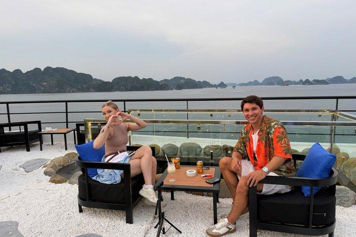 ハロンから1泊2日のシークルーズのセリナ