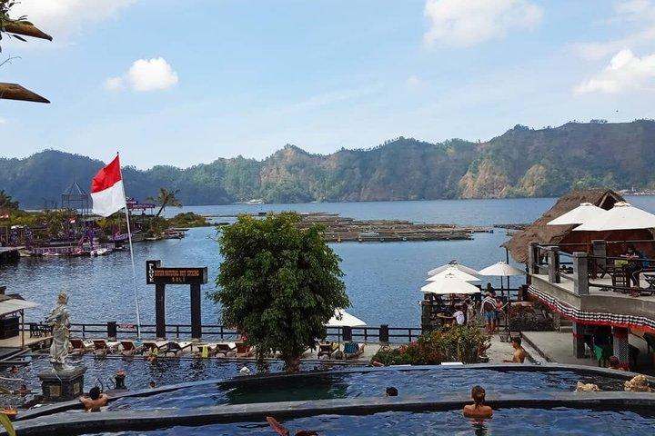 バトゥール山サンライズトレッキング（朝食＆温泉オプション付き）