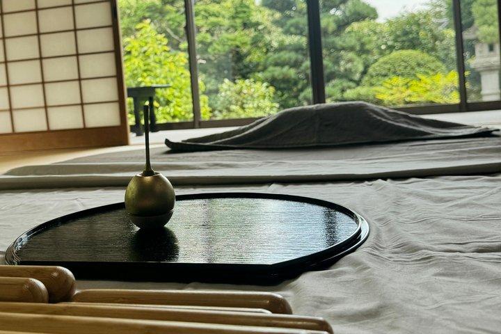Massaggio in tempio privato a Kyoto per donne con tè e goshuin