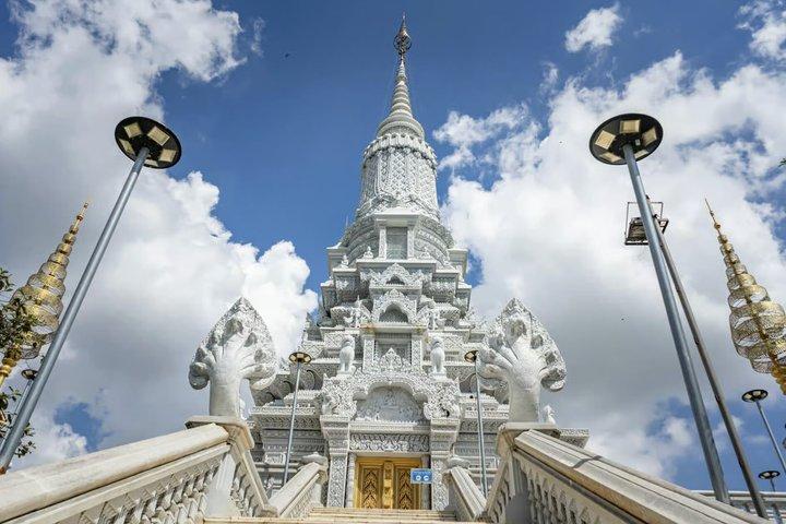Phnom Penh: Old City Oudong, and Koh Chen Village Tour