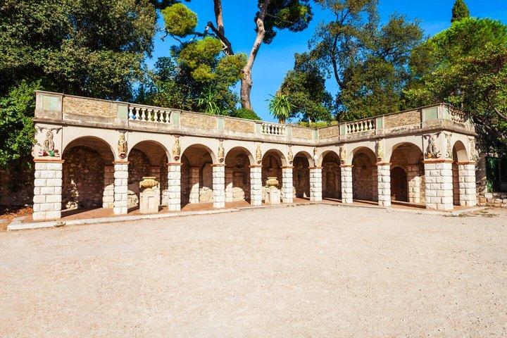 Hello Genoa: Private 2-Hour Intro City Walk with Local Guide