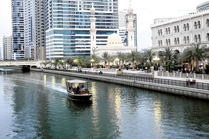 1日で6つのエミレーツを巡る-UAEの都市と名所を6つ探索-プライベートツアー