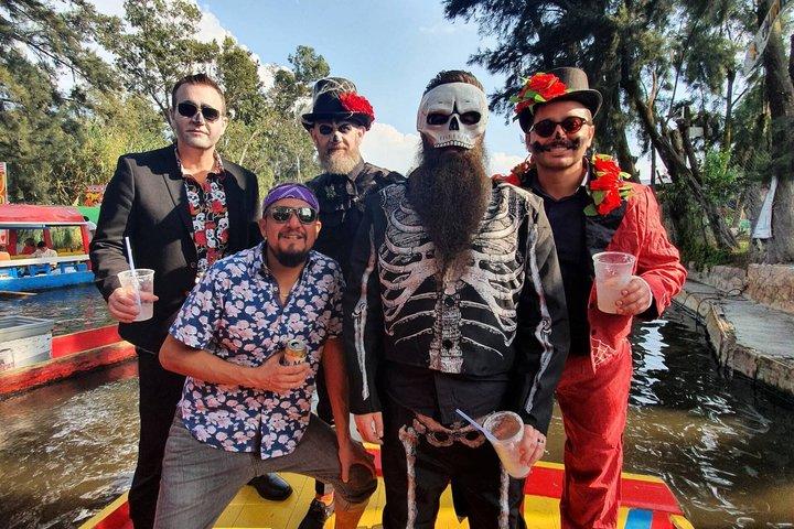 Dag van de Doden in Xochimilco en een bootfeest