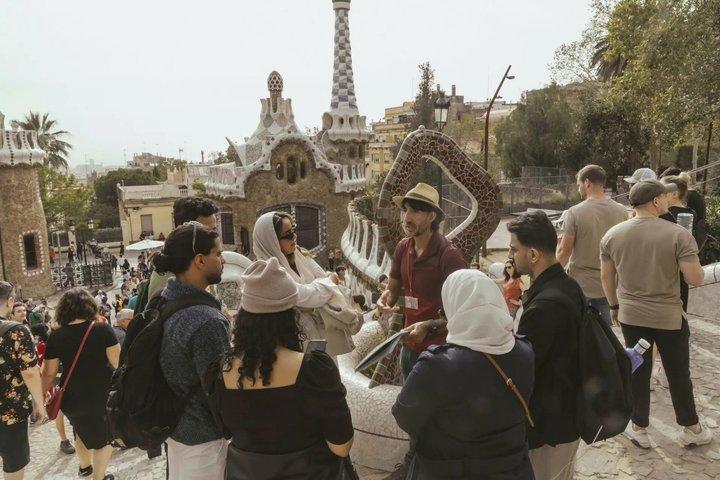 バルセロナ・グエル公園 ガイド付きツアー（スキップ・ザ・ラインアクセス付き）