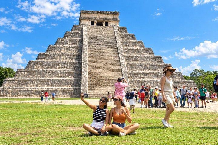 Chichen Itza, Valladolid & 2 Cenotes from Cancun