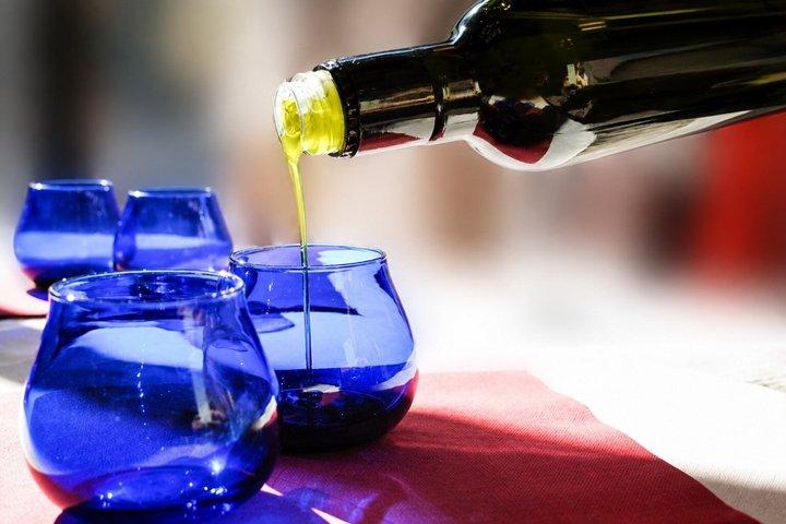 カンナラ（PG）での電動自転車レンタルとエキストラバージンオリーブオイルの試飲体験