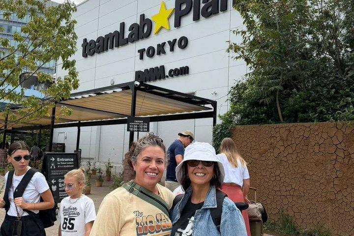 Tokyo TeamLab Planets and Toyosu Fish Market Guided Tour