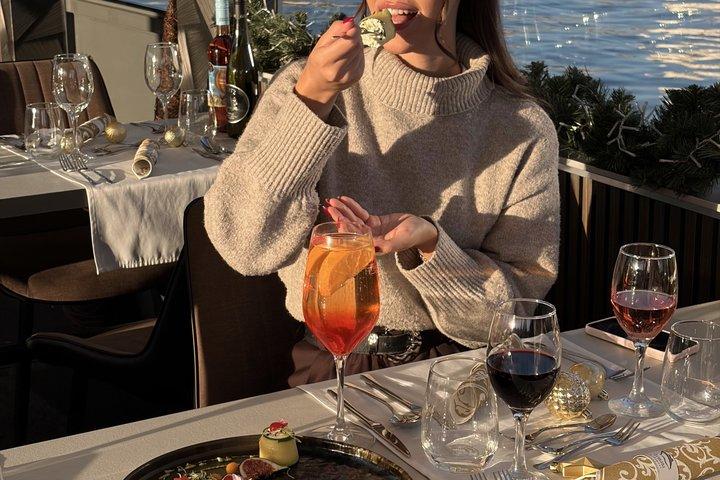 ブダペスト：食べ放題グルメディナークルーズ＋ワイン無制限
