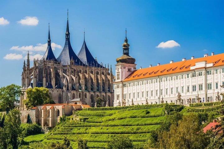 Kutna Hora Day Tour Including Sedlec Ossuary from Prague