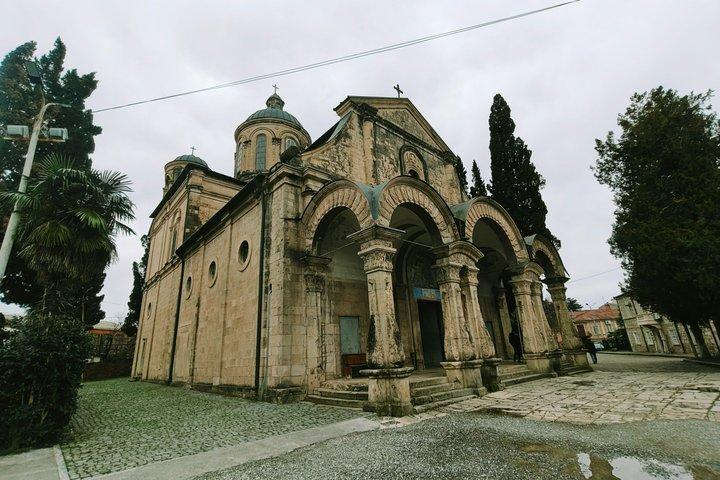 Kutaisi: Vandringstur i mångreligiös kulturarv