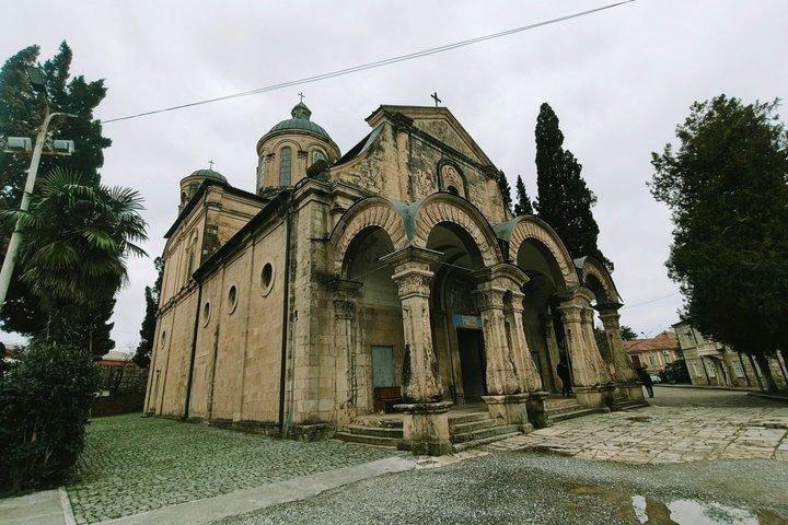 Kutaisi: Vandringstur i mångreligiös kulturarv