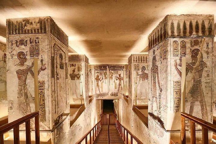 アスワンからルクソールへのナイルクルーズ2泊3日観光付き