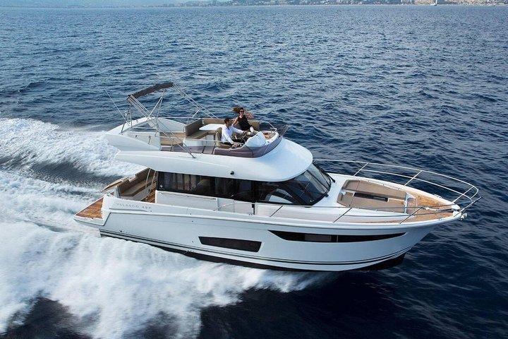 Phuket naar Phi Phi Eilanden: Privé Luxe Jachtcharter 1 - 10p