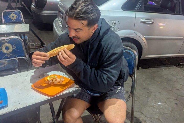 カイロ夜のツアー ハン・エル・ハリーリ、食事、ナイルのフェルーカボート