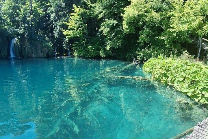 ザダルからプリトヴィツェの湖：事前予約チケット付きガイド付きツアー