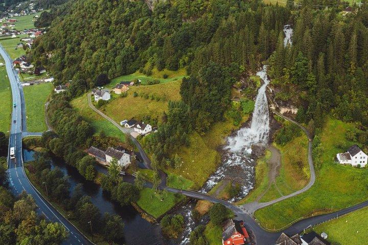 プライベートツアー - ハーダンゲルフィヨルドと4つの大滝