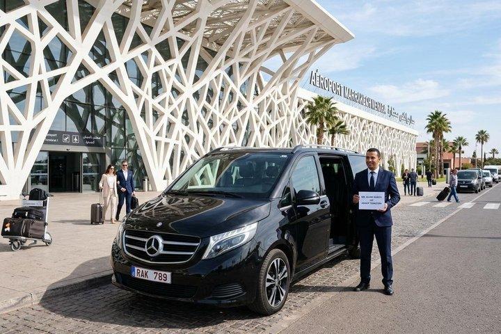 Private transfer between Marrakech airport and your Inn
