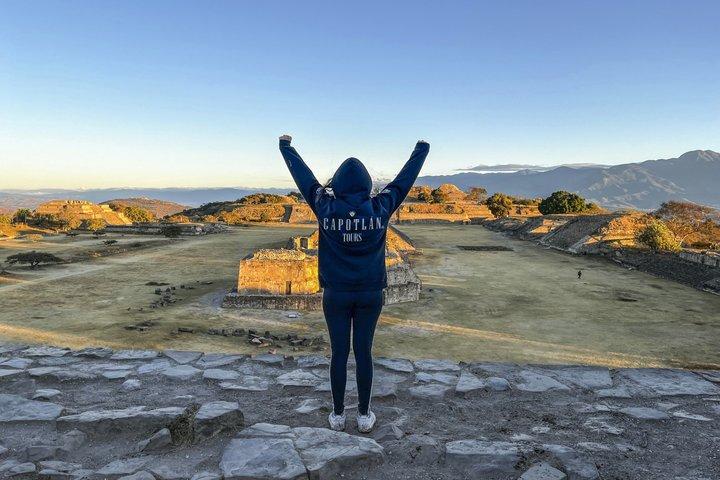 Oaxaca: Discover Monte Albán, Black Pottery, Alebrijes & Mezcal!