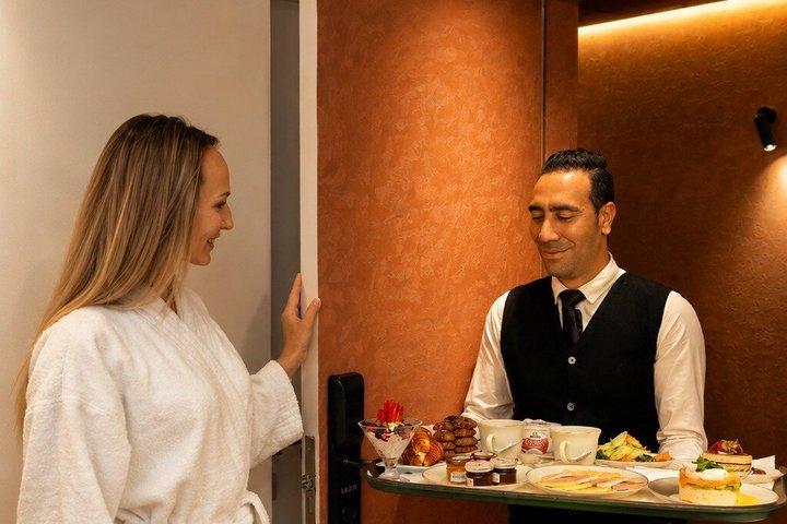 アスワンからルクソールへのプライベート4日間ウルトララグジュアリーダハビアクルーズ