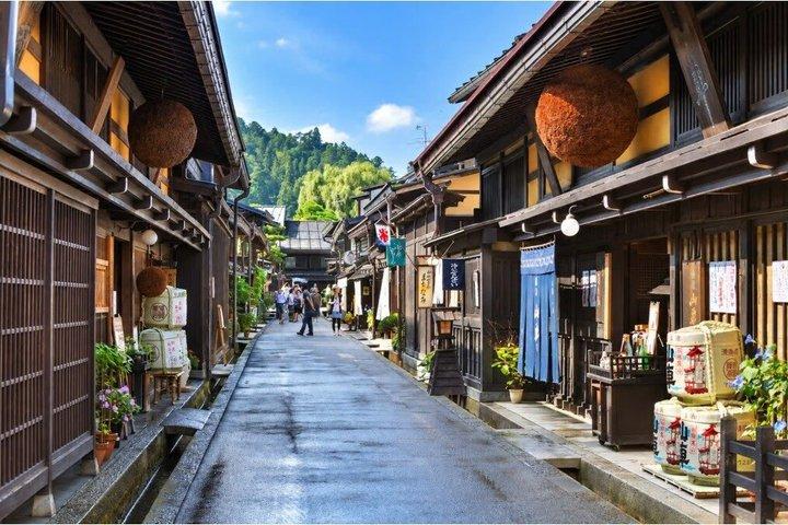 Takayama Private Custom Tour with Local Guide