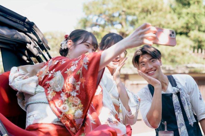 京都祇園：伝統的な町屋庭園の写真付きプレミアム着物