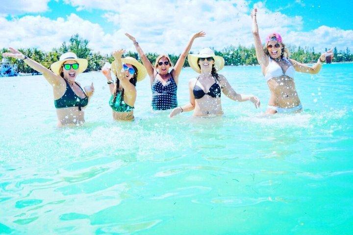 ネグリルカタマランパーティークルーズOCEAN EDEN BAY Resorts大人