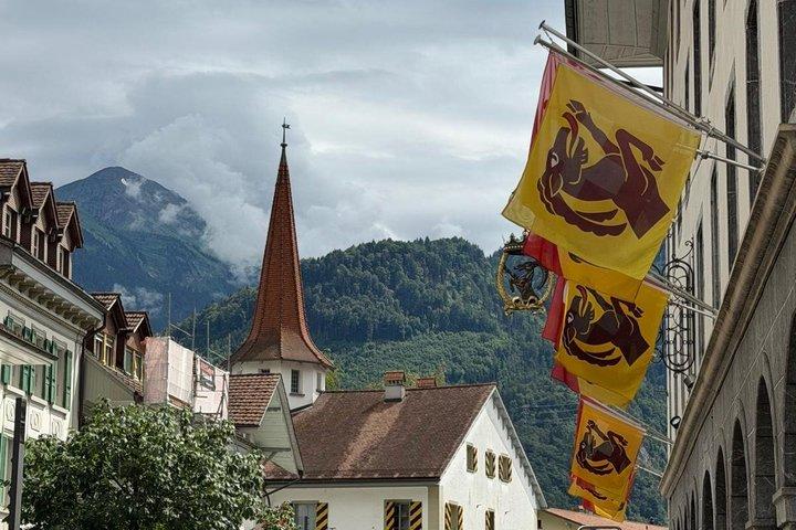 スカイグラスパノラマバスでのインターラーケン日帰りセルフガイド旅行