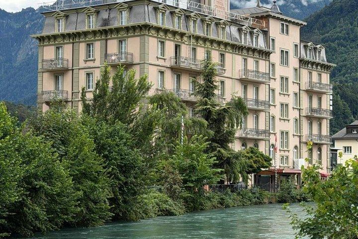 スカイグラスパノラマバスでのインターラーケン日帰りセルフガイド旅行