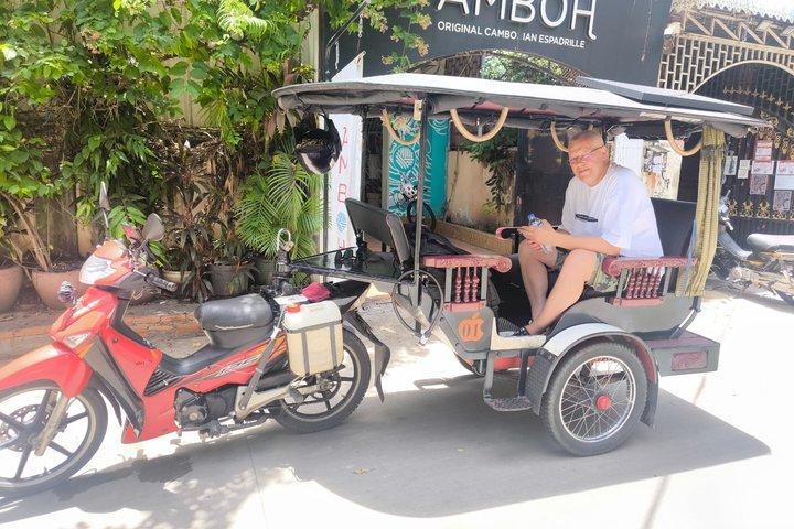 Phnom Penh: Private Tuk-Tuk Tour with Driver