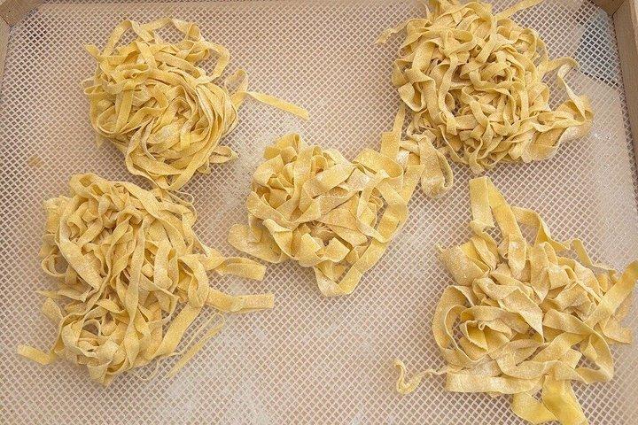 プライベート・フローレンス市場ツアー＆チンツィアの家でのパスタ教室