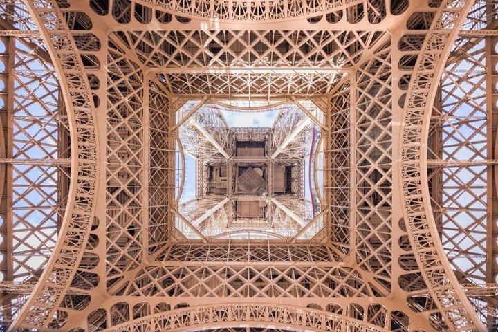 Tour Guiado da Torre Eiffel Subindo a Escada