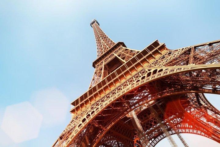 Tour Guiado da Torre Eiffel Subindo a Escada