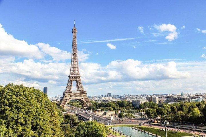 Tour Guiado da Torre Eiffel Subindo a Escada