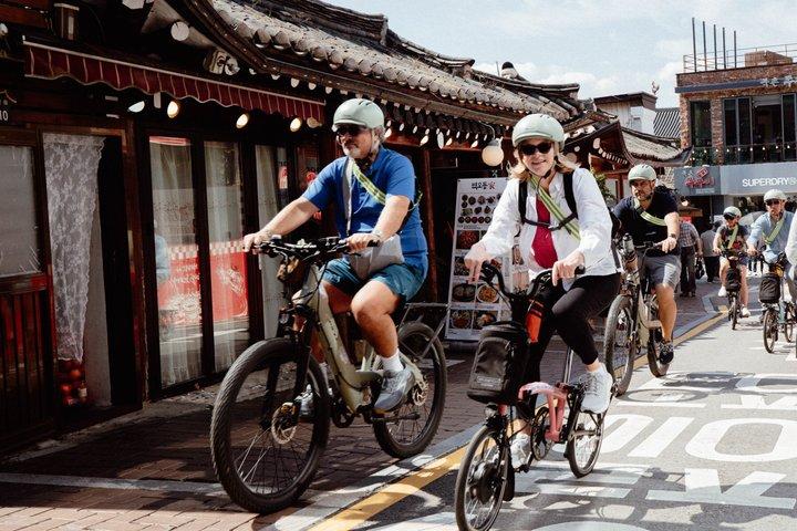 Seoul Like a Local: E-Bike Tour with Hidden Gems & Korean Food