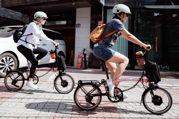 地元民のように楽しむソウル:隠れた名所と韓国語料理のEバイクツアー