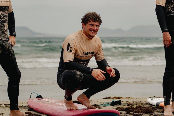 ランサローテ島でのサーフィンレッスン：地元のスクールでサーフィンを学ぼう