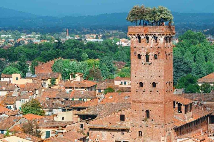 Ingang van de Guinigi-toren met panoramisch uitzicht