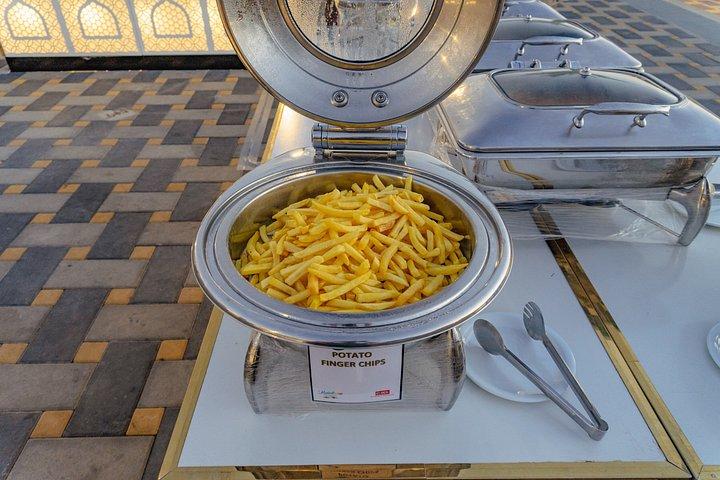 ドバイ VIP サファリ（サンドボード、ラクダ、BBQ、ATVオプション付き）